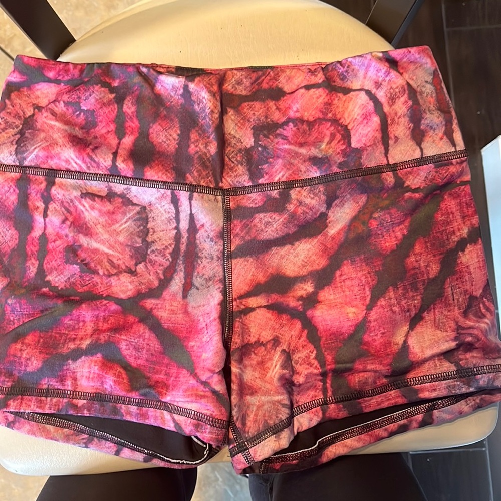 Fleo Ruby Ring Power High Rise 4"
Shorts